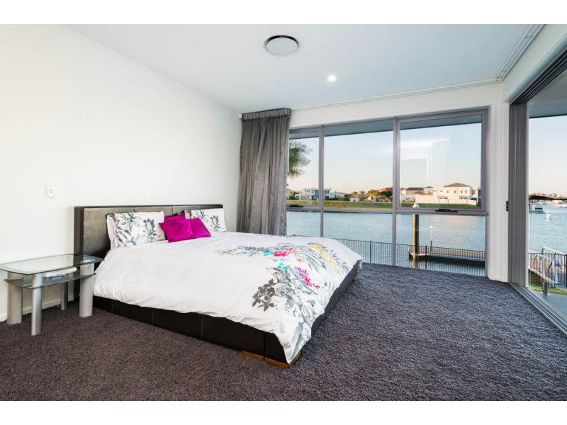 2211 Taromeo Court, Hope Island QLD 4212