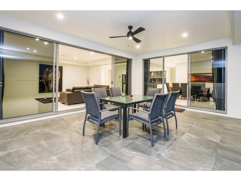 2211 Taromeo Court, Hope Island QLD 4212