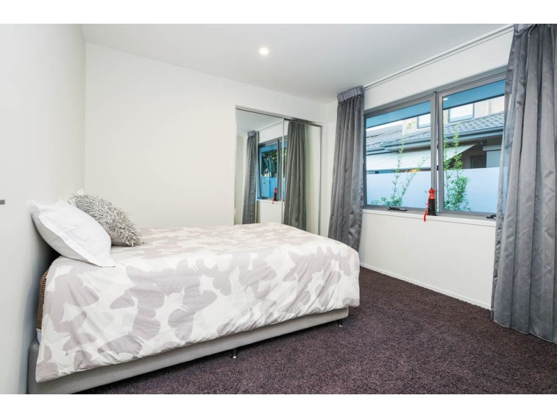 2211 Taromeo Court, Hope Island QLD 4212