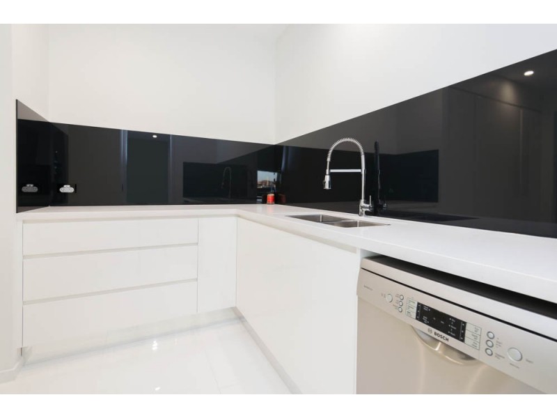 2211 Taromeo Court, Hope Island QLD 4212