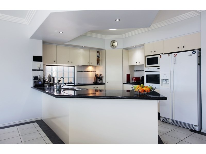 3 Windchimes Way, Helensvale QLD 4212