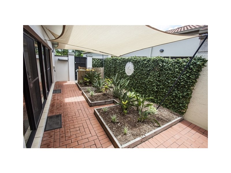 2013 Gracemere Gardens Circuit, Hope Island QLD 4212