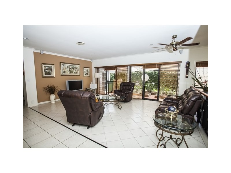 2013 Gracemere Gardens Circuit, Hope Island QLD 4212