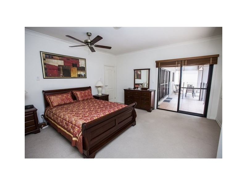 2013 Gracemere Gardens Circuit, Hope Island QLD 4212