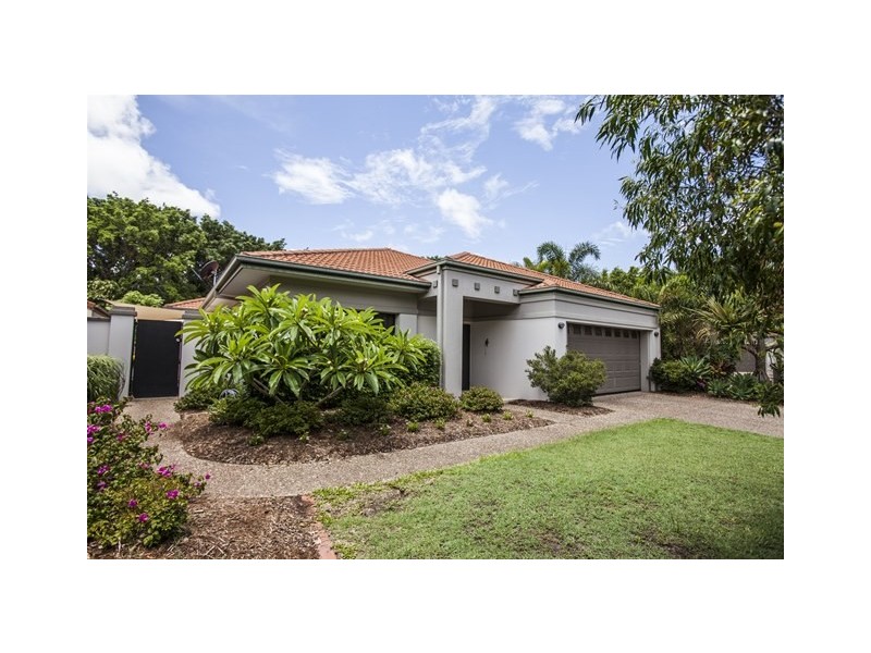 2013 Gracemere Gardens Circuit, Hope Island QLD 4212