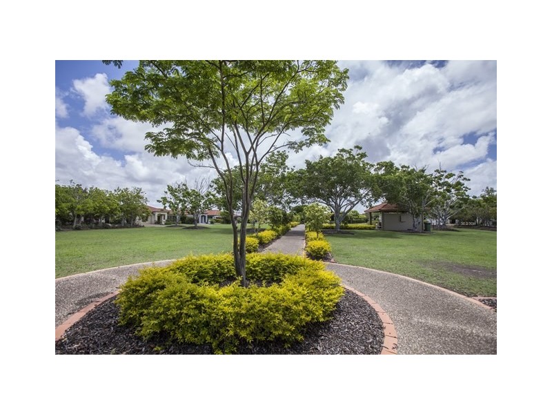 2013 Gracemere Gardens Circuit, Hope Island QLD 4212