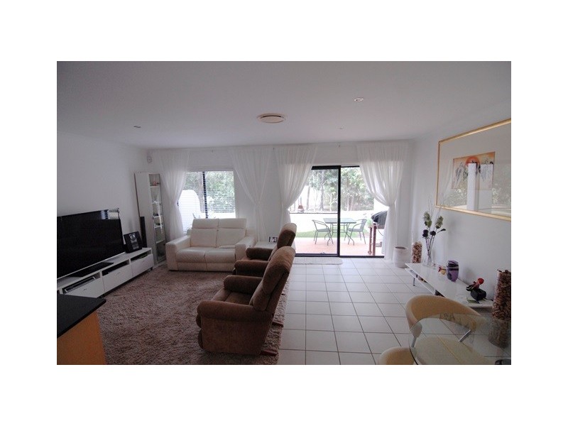 8869 Magnolia Drive East, Hope Island QLD 4212