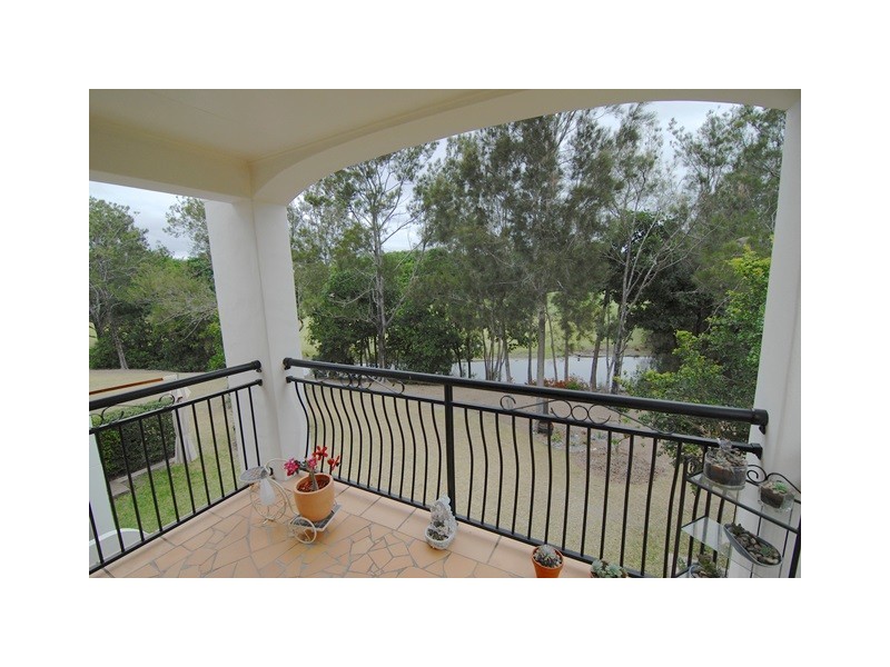 8869 Magnolia Drive East, Hope Island QLD 4212