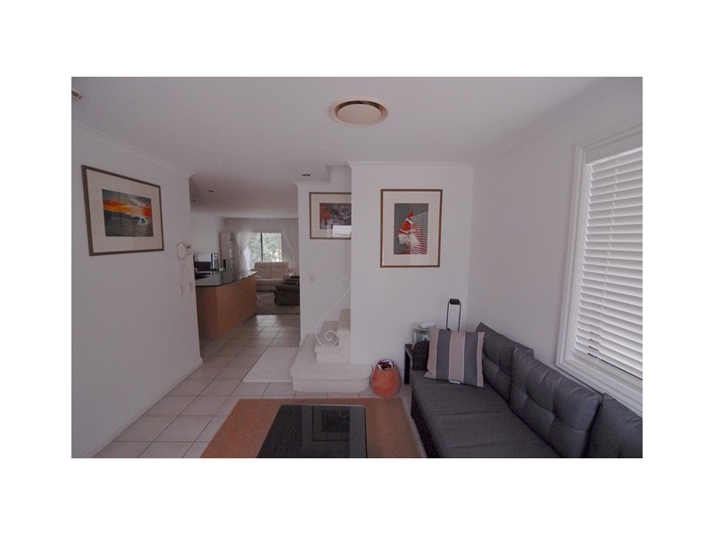 8869 Magnolia Drive East, Hope Island QLD 4212