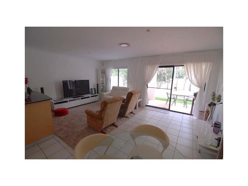 8869 Magnolia Drive East, Hope Island QLD 4212
