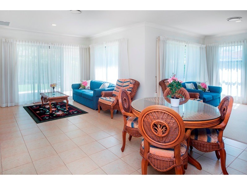 2026 Gracemere Gardens Circuit, Hope Island QLD 4212