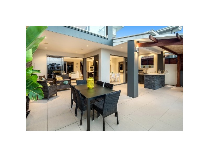 38 River Links Boulevard East, Helensvale QLD 4212