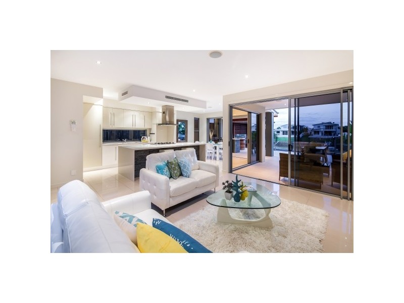 38 River Links Boulevard East, Helensvale QLD 4212