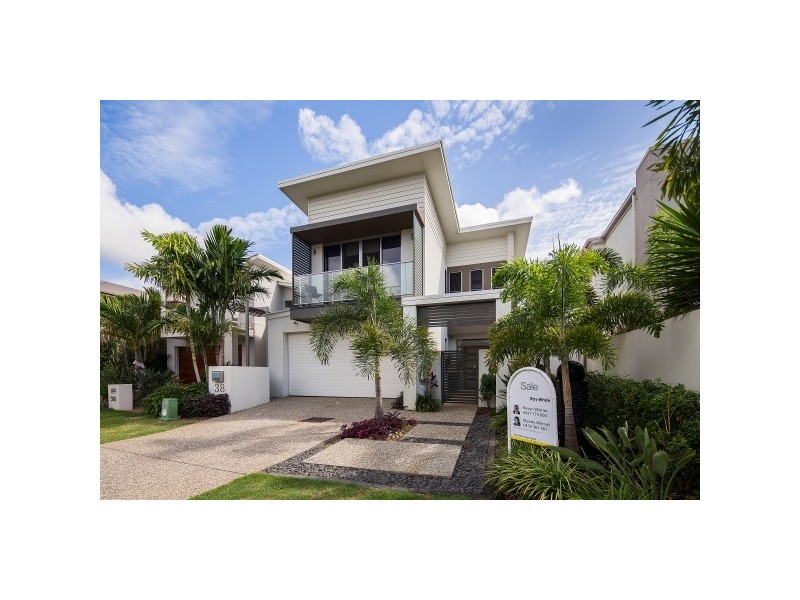 38 River Links Boulevard East, Helensvale QLD 4212