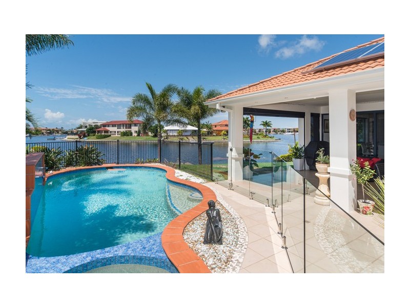 18 Calmwater Crescent, Helensvale QLD 4212