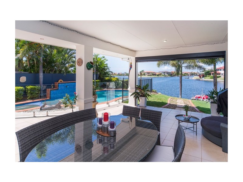 18 Calmwater Crescent, Helensvale QLD 4212