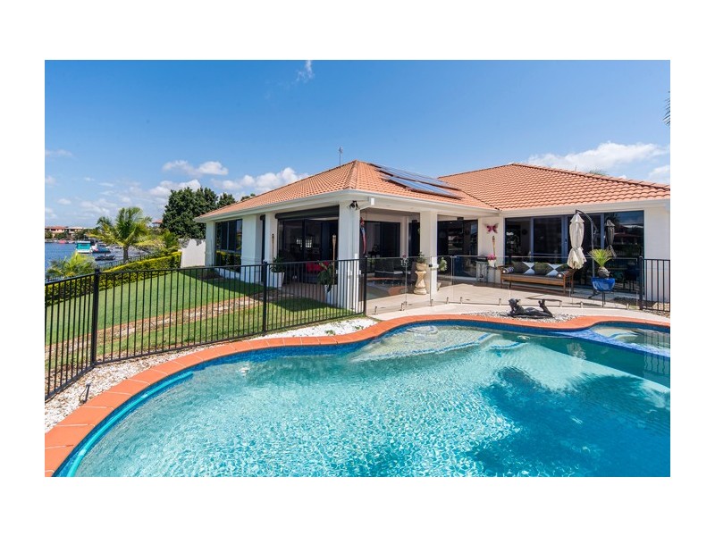18 Calmwater Crescent, Helensvale QLD 4212