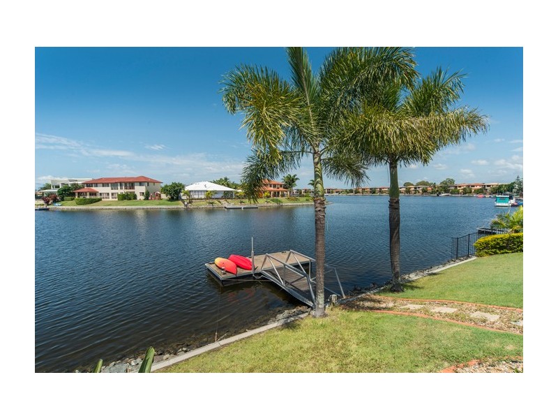 18 Calmwater Crescent, Helensvale QLD 4212