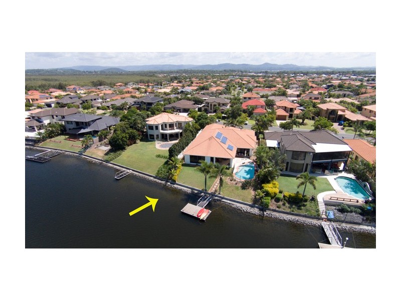18 Calmwater Crescent, Helensvale QLD 4212
