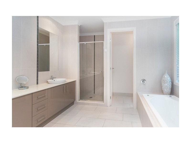 6132 Vico Avenue, Hope Island QLD 4212