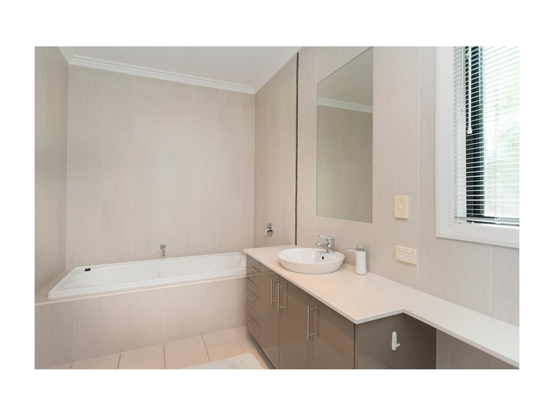 6132 Vico Avenue, Hope Island QLD 4212