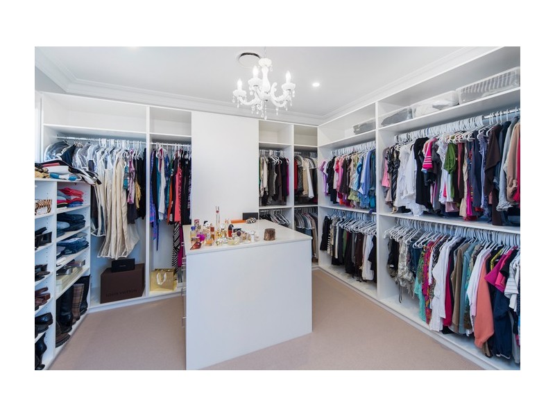 2605 Gracemere Circuit North, Hope Island QLD 4212