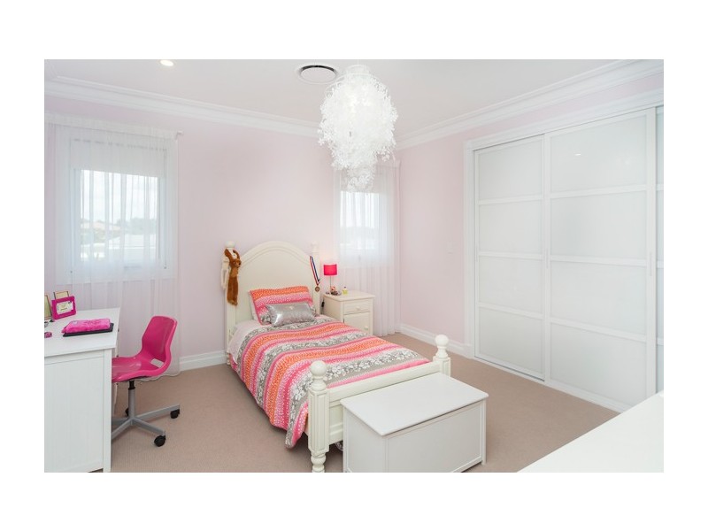 2605 Gracemere Circuit North, Hope Island QLD 4212