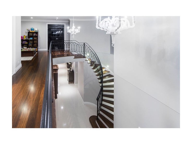 2605 Gracemere Circuit North, Hope Island QLD 4212