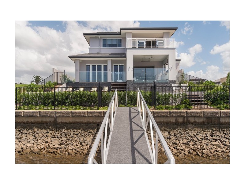 2605 Gracemere Circuit North, Hope Island QLD 4212