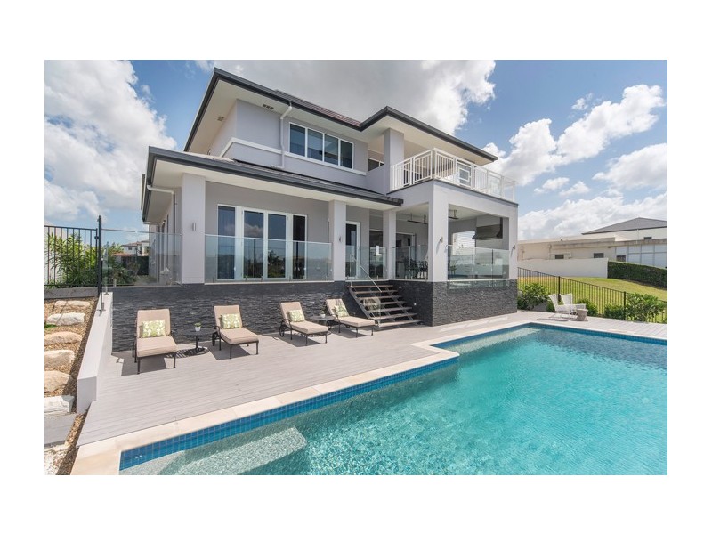 2605 Gracemere Circuit North, Hope Island QLD 4212