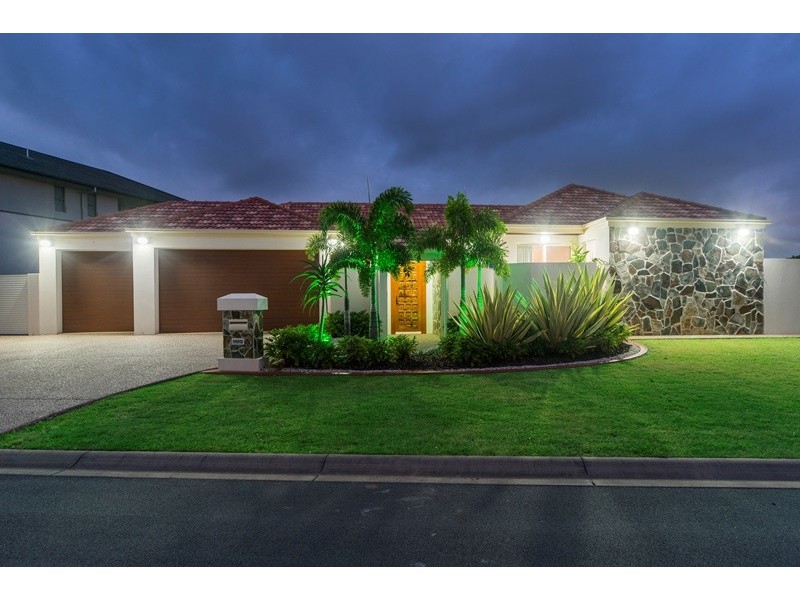 2220 Taromeo Court, Hope Island QLD 4212