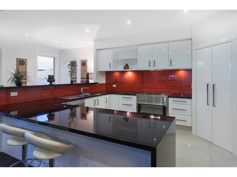2220 Taromeo Court, Hope Island QLD 4212