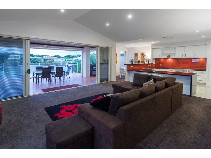 2220 Taromeo Court, Hope Island QLD 4212