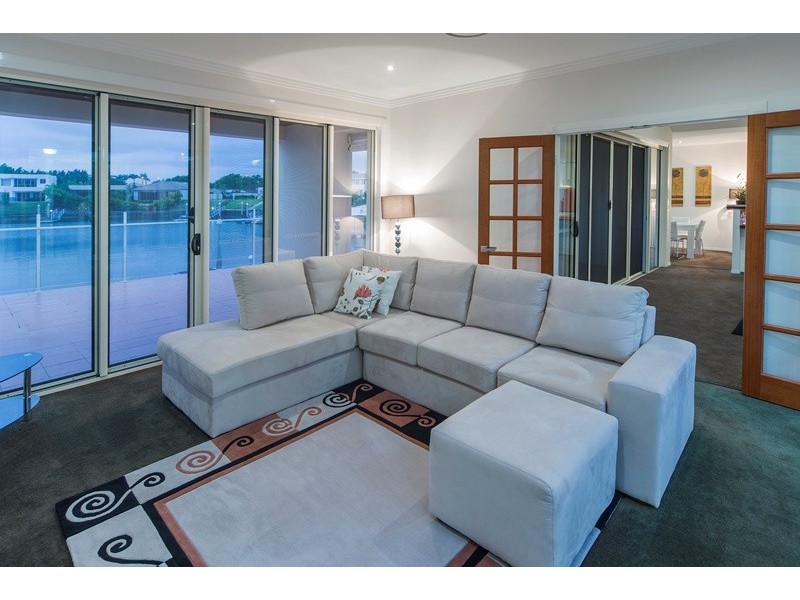 2220 Taromeo Court, Hope Island QLD 4212