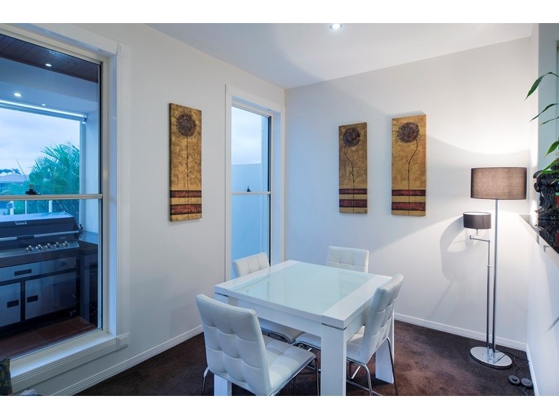 2220 Taromeo Court, Hope Island QLD 4212