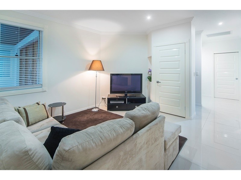 2220 Taromeo Court, Hope Island QLD 4212