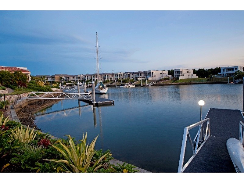 2220 Taromeo Court, Hope Island QLD 4212