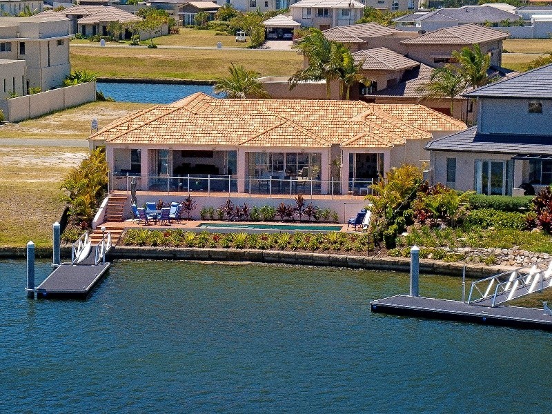 2220 Taromeo Court, Hope Island QLD 4212