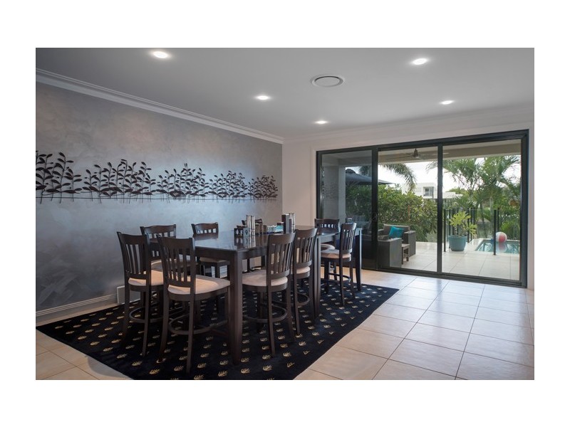 2161 Beaufort Way, Hope Island QLD 4212