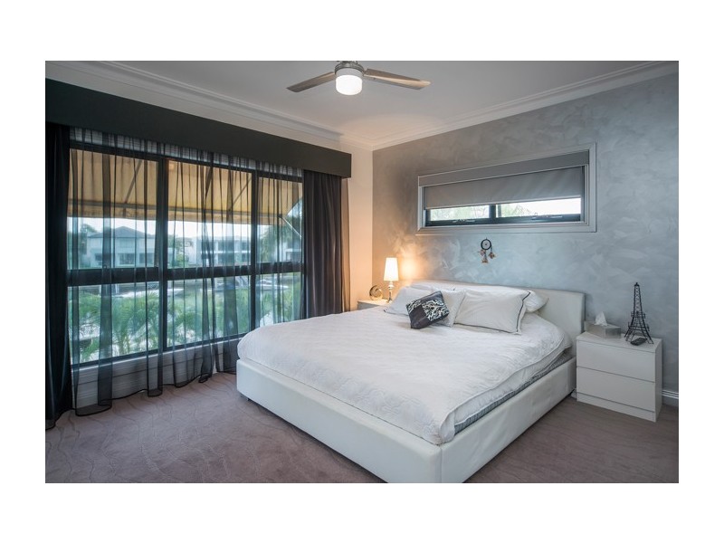 2161 Beaufort Way, Hope Island QLD 4212