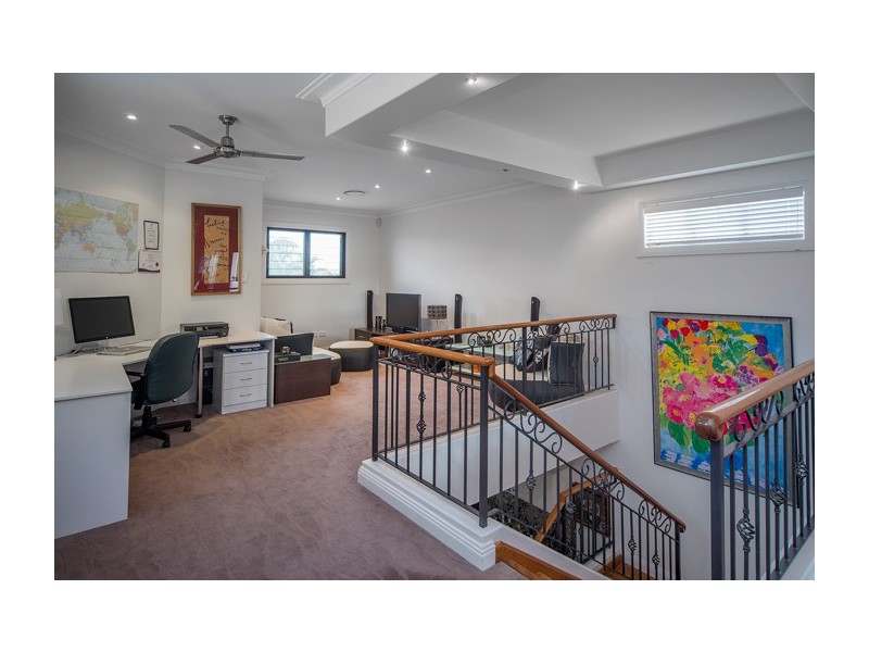 2161 Beaufort Way, Hope Island QLD 4212