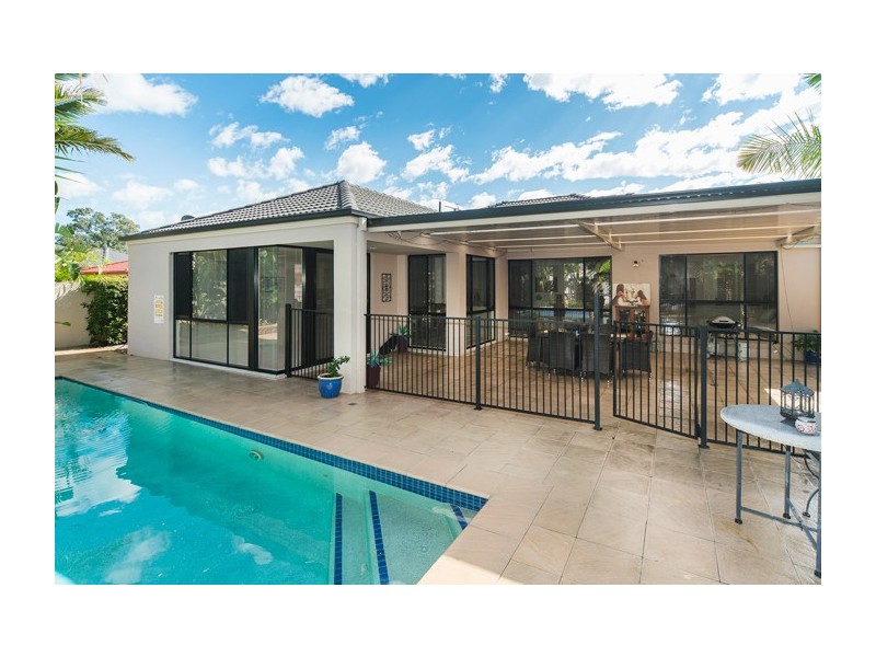 11 Waterside Esplanade, Helensvale QLD 4212