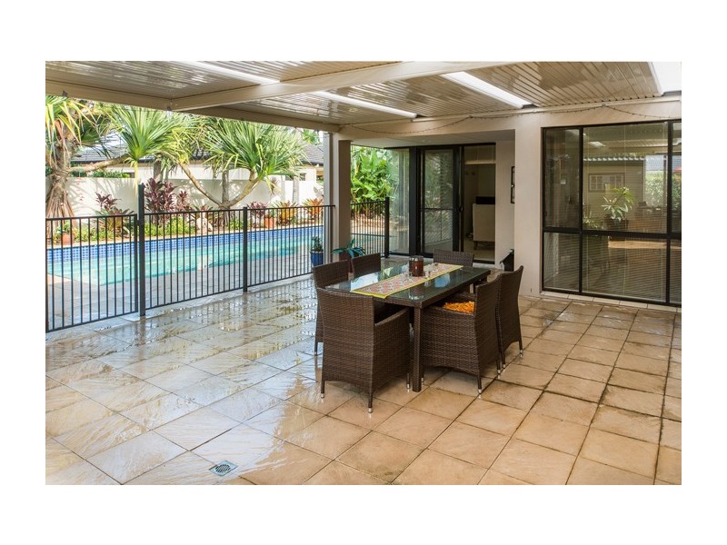 11 Waterside Esplanade, Helensvale QLD 4212
