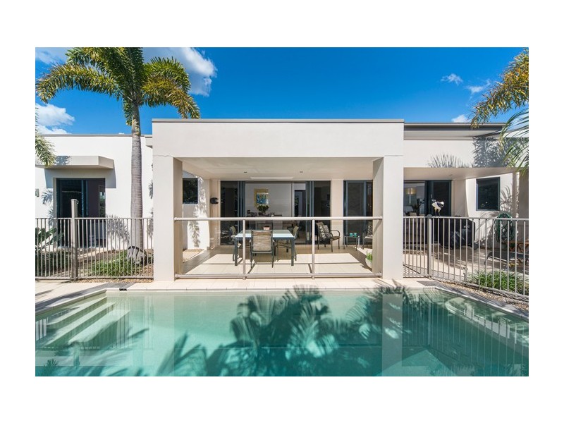 2556 Cressbrook Drive, Hope Island QLD 4212