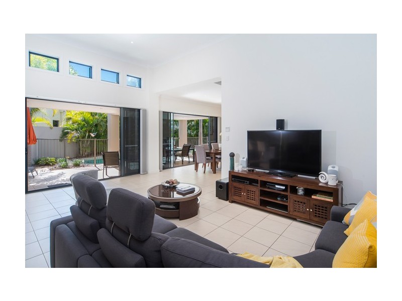 2556 Cressbrook Drive, Hope Island QLD 4212