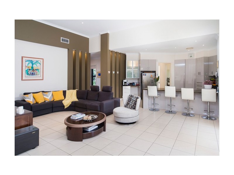 2556 Cressbrook Drive, Hope Island QLD 4212