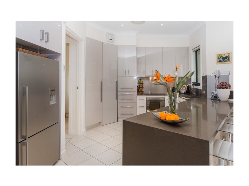 2556 Cressbrook Drive, Hope Island QLD 4212