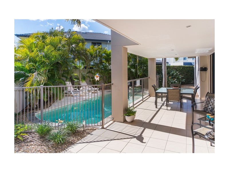 2556 Cressbrook Drive, Hope Island QLD 4212