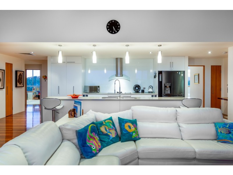 Penthouse 341/ 3-5 Pendraat Parade ‘Ilanah Aqua’, Hope Island QLD 4212