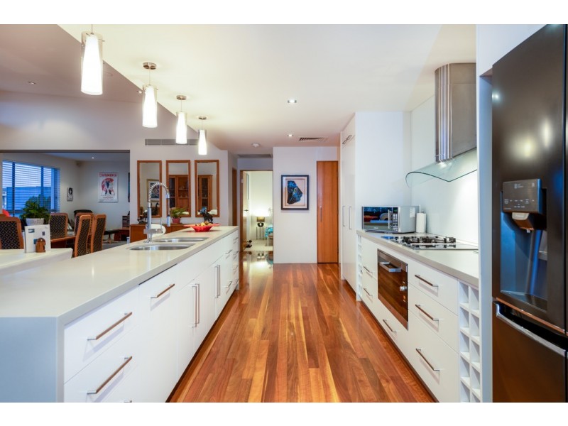 Penthouse 341/ 3-5 Pendraat Parade ‘Ilanah Aqua’, Hope Island QLD 4212